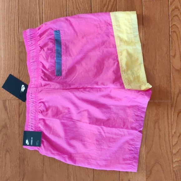 Nike women shorts - Picture 8 of 8